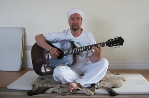 Sat Shabd Singh (Chile)