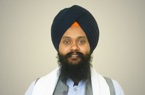 Giani Charanjeet Singh (Kesgarh Sahib)